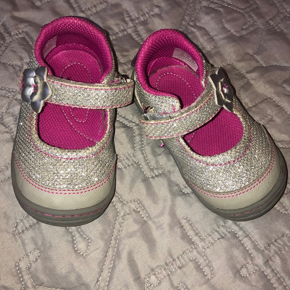 Glitter Silver Mary Jane, Floral Detail